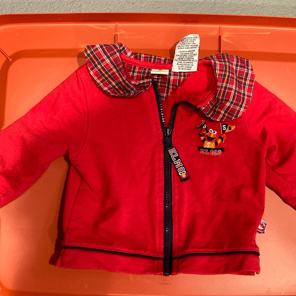 Used like new Elmo zip up